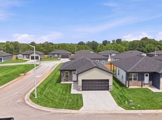 4892 Ridgewood Ln, Springfield, MO 65809