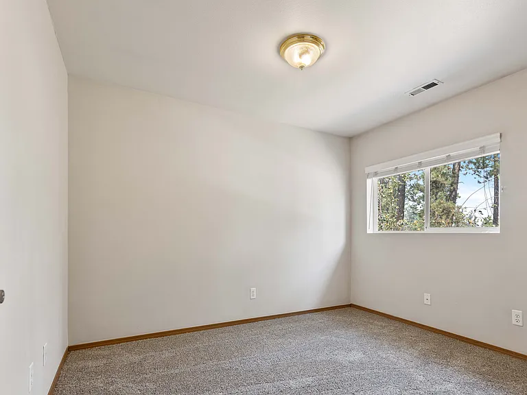 Northwoods Apartments — Photo 9