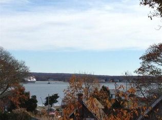 12 Bush St, Buzzards Bay, MA 02532