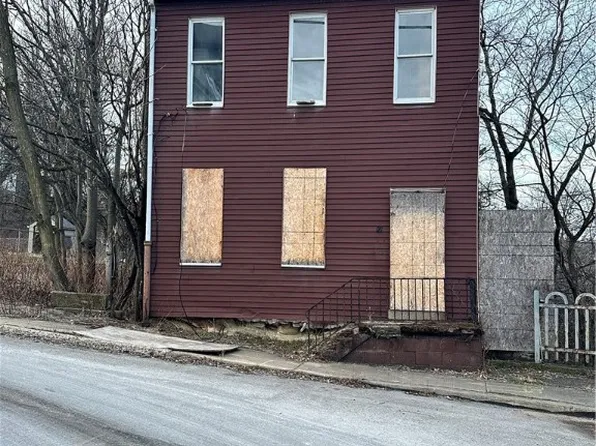 21 Carrie St, Pittsburgh, PA 15212