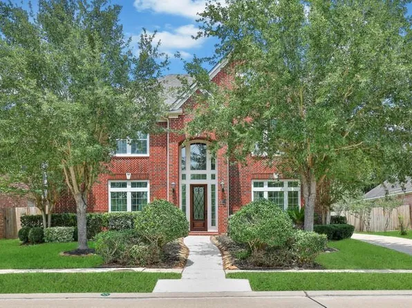 6811 Colonade Trl, Sugar Land, TX 77479