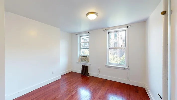 Rented by Bond New York | media 13