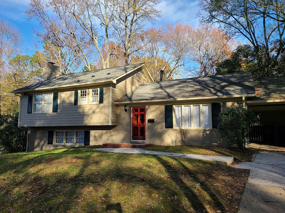 A wonderful home, steps away from Charlotte's best shopping, restaurants and schools.