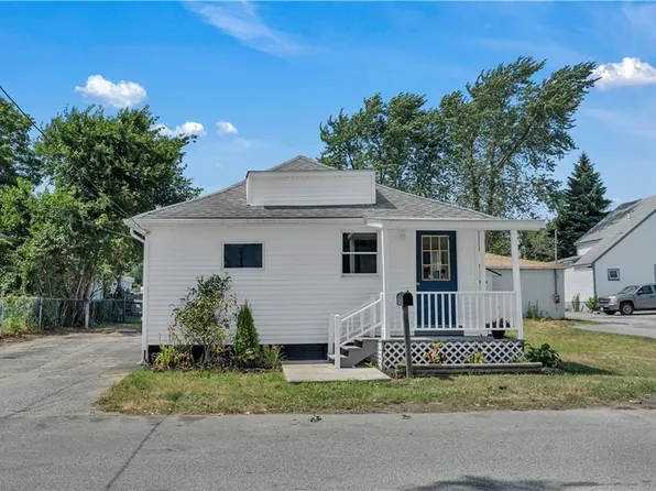 15-17 Maplewood Ave, Warwick, RI 02889