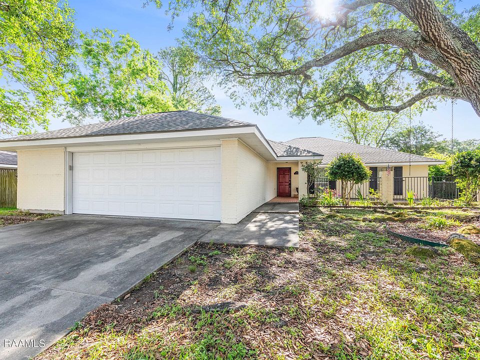 1st image of 305 Orgeron Dr