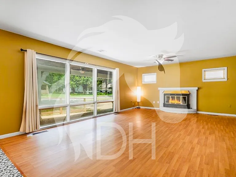 450 N Miller St — Photo 9