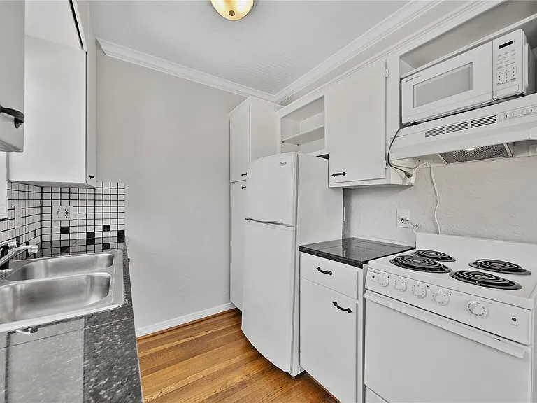 216 1/2 Munford St — Photo 12
