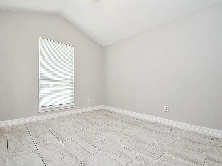 5811 Greencraig Dr — Photo 18