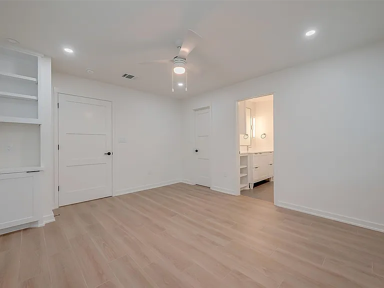 2702 Delano St — Photo 29