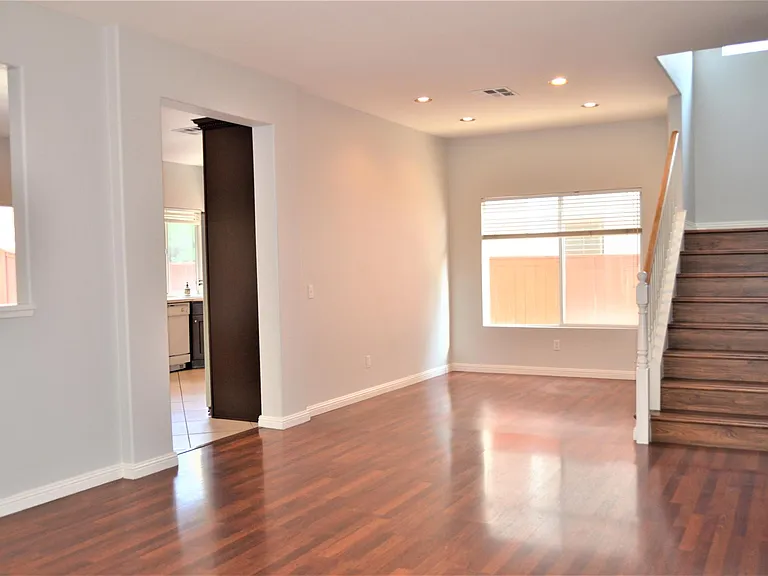 675 Sonoma St — Photo 5