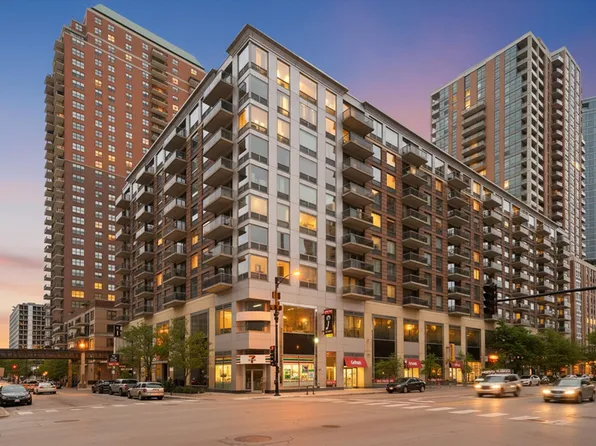 1 E 8th St, Chicago, IL