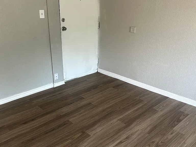 1100 Quivas — Photo 8