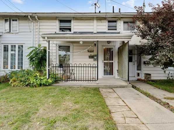 318 Sydenham St, Kingston, ON K7K 3M9