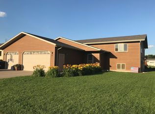 708 Kennedy Loop, Pierre, SD 57501