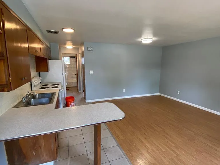 716-722 Cedar St — Photo 5