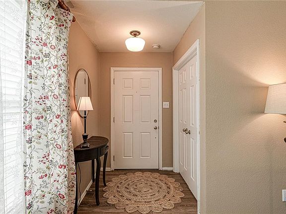 5th image of 860 Mellanie Ct