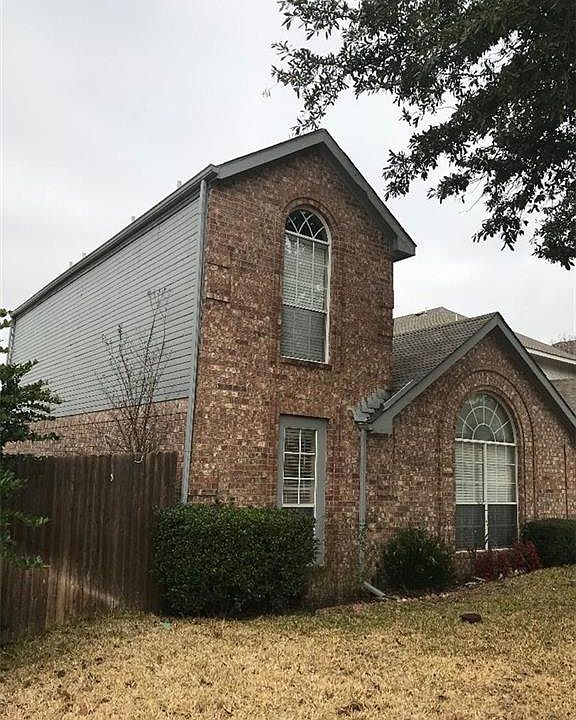 1st image of 557 Valley View Dr