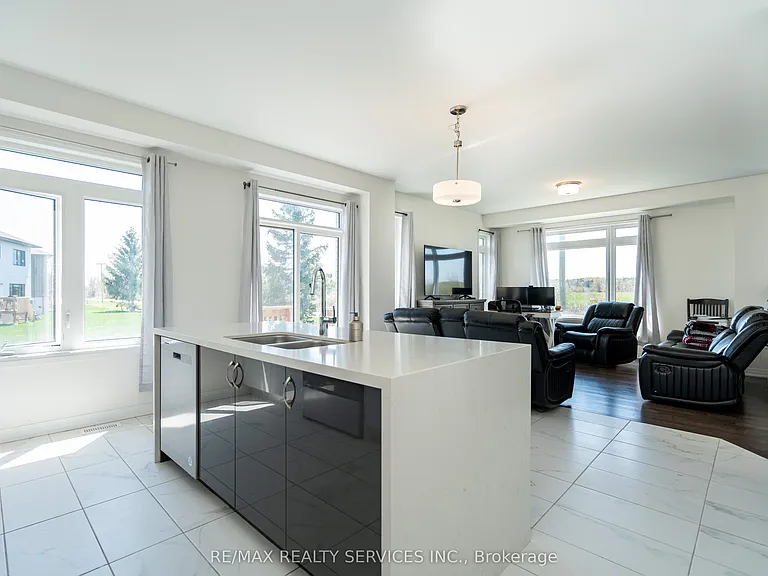 3700 Quayside Dr — Photo 30