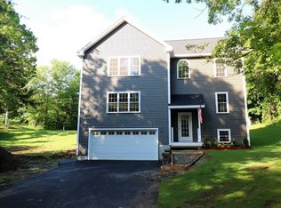 10 Charles St, Douglas, MA 01516