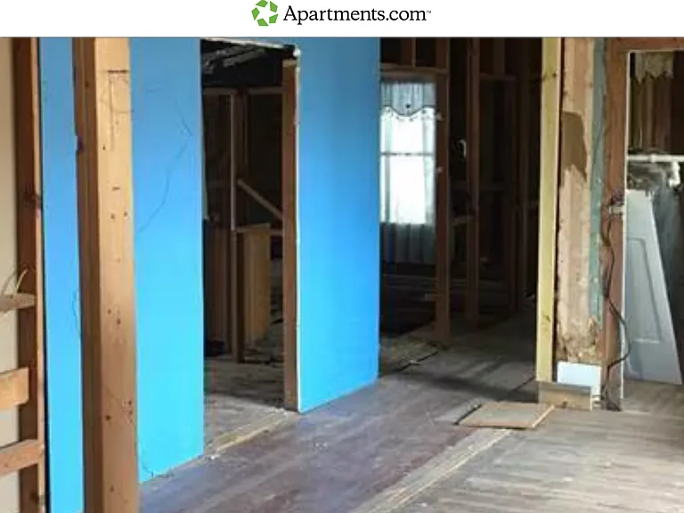 513 W 2nd St — Photo 11