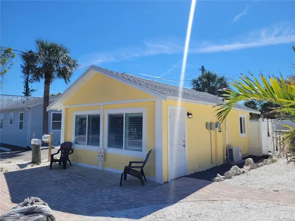 12217 1/2 Sunshine Ln, Saint Petersburg, FL 33706