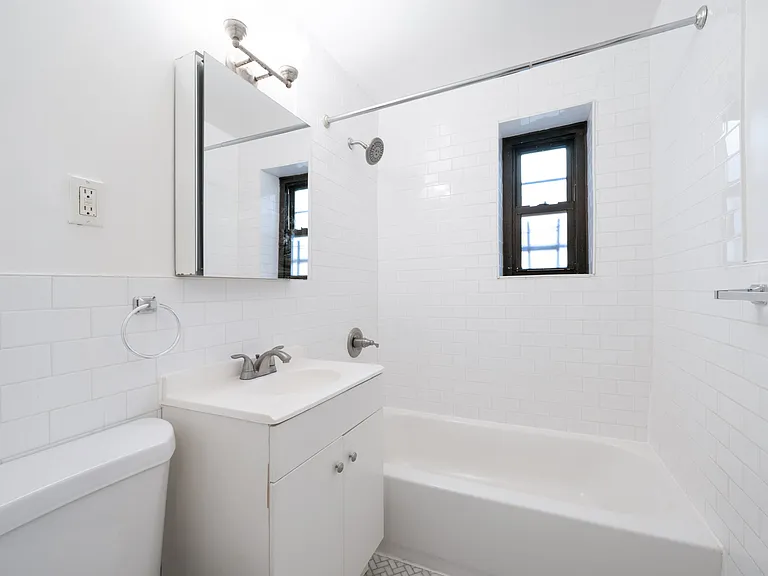 150-43 75th Ave #1E — Photo 9