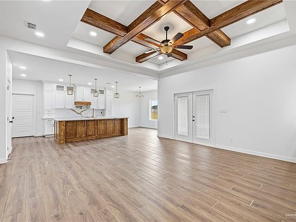 4th image of 2206 Carolina Dr