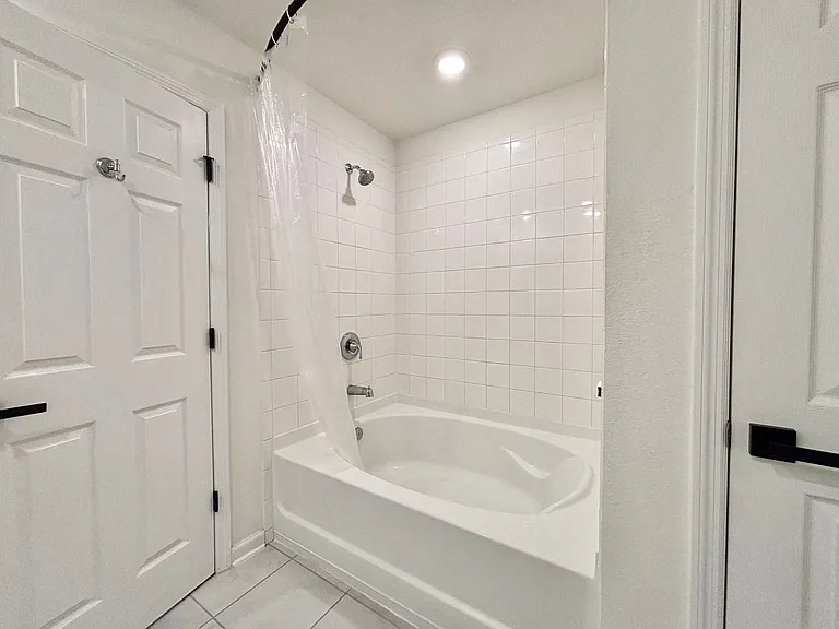 2894 Windsor Lakes Way — Photo 30