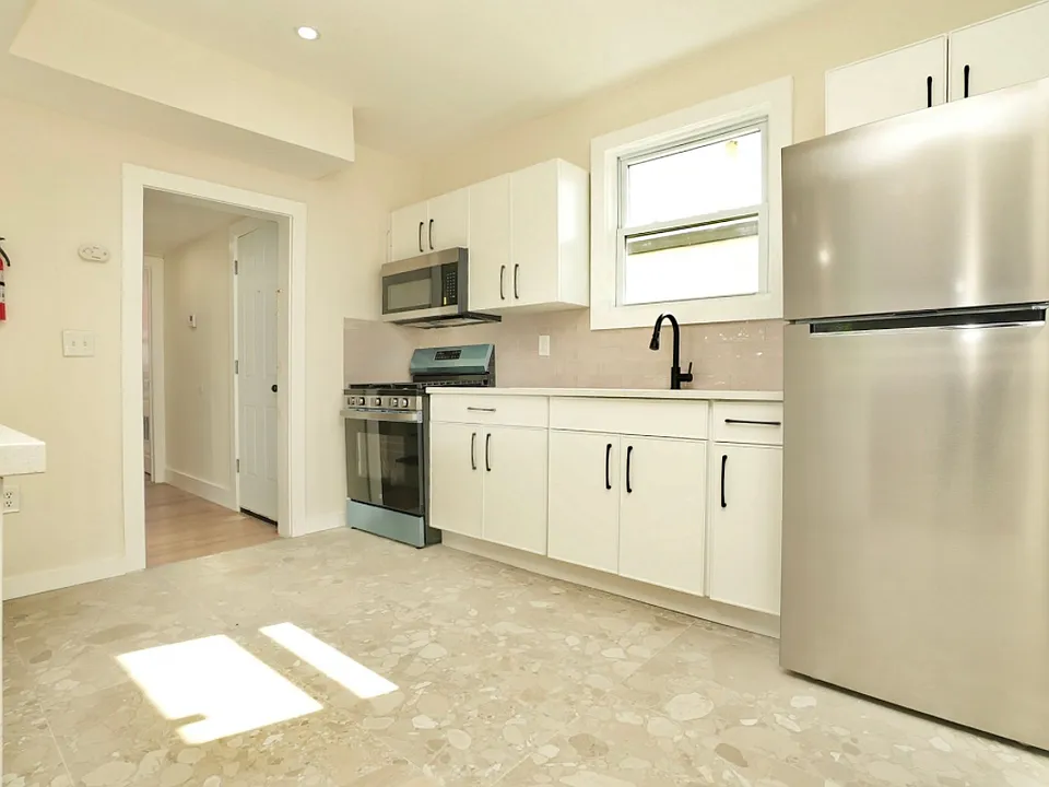 470 14th Ave #2