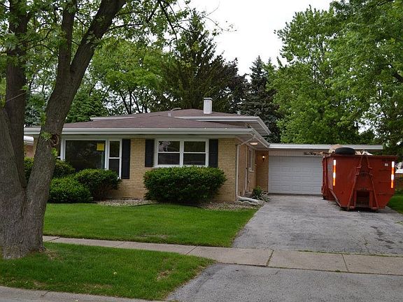 2nd image of 536 E 166th Pl
