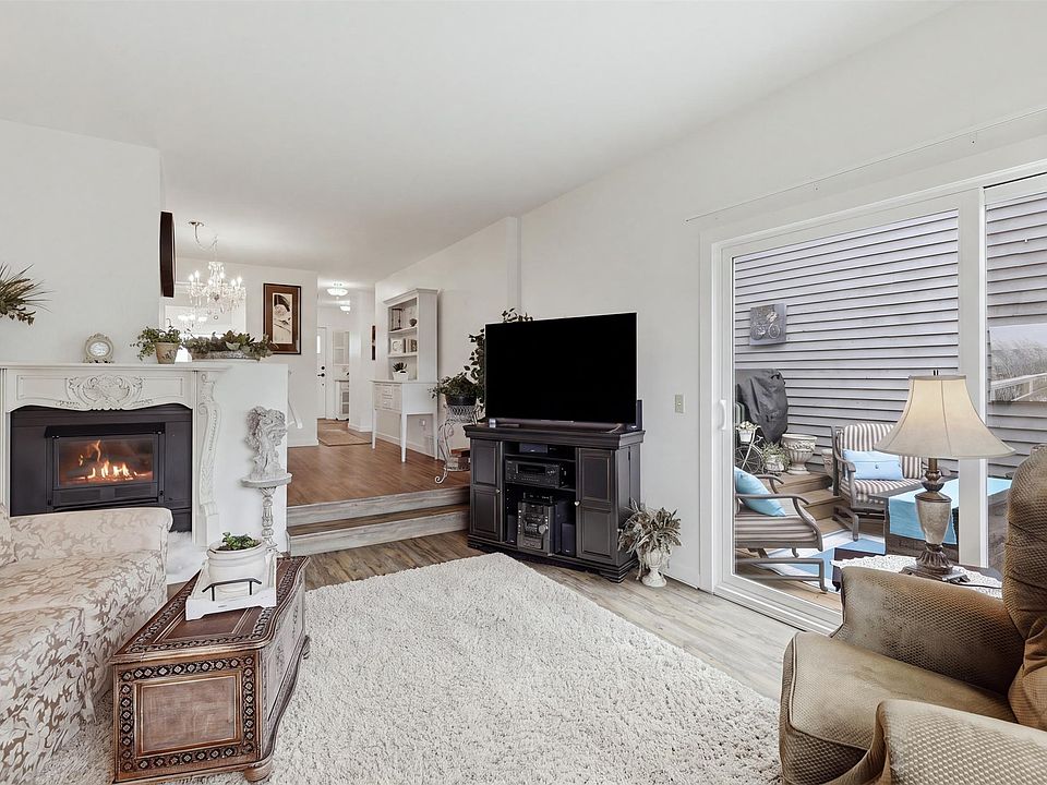 1st image of 1795 Summit Dr #11