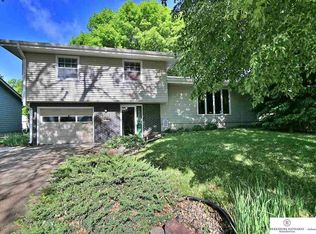 2824 S 136th St, Omaha, NE 68144