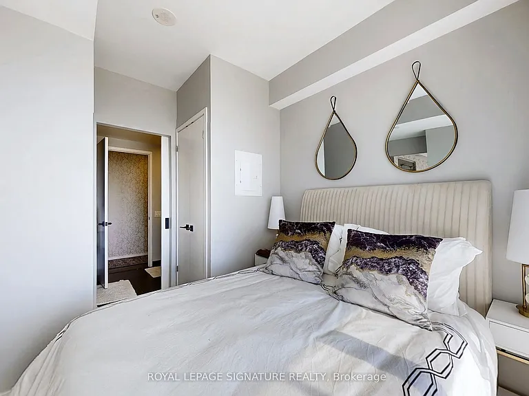 197 Yonge St #4409 — Photo 18