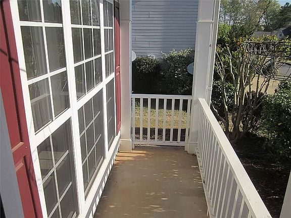 3rd image of 413 Towne Valley Dr