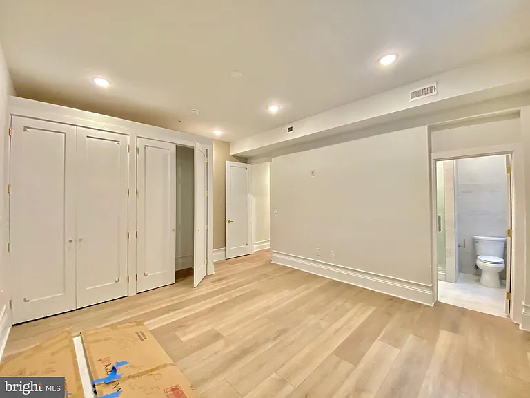 1824 Chestnut St #1R — Photo 11
