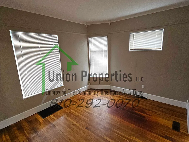 516 Glenwood Ave — Photo 11
