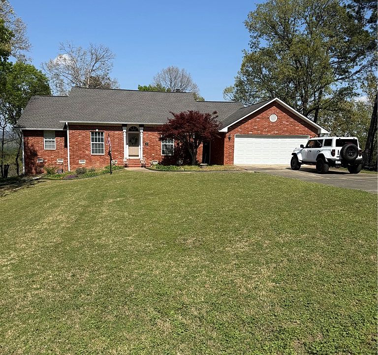 1st image of 210 Canterbury Cir