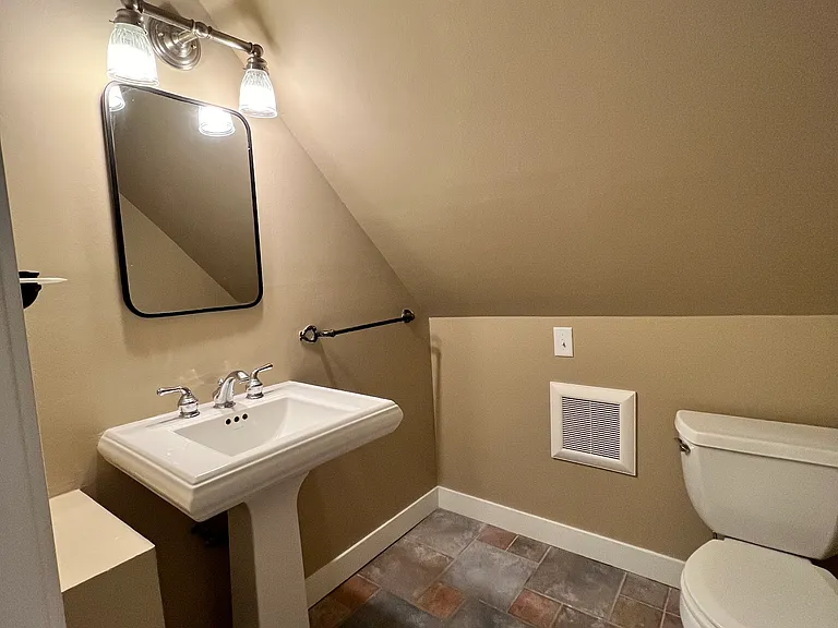 1327 Jefferson St NE #2 — Photo 11
