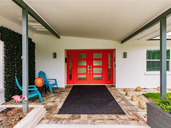 3rd image of 1013 Aqua Ln