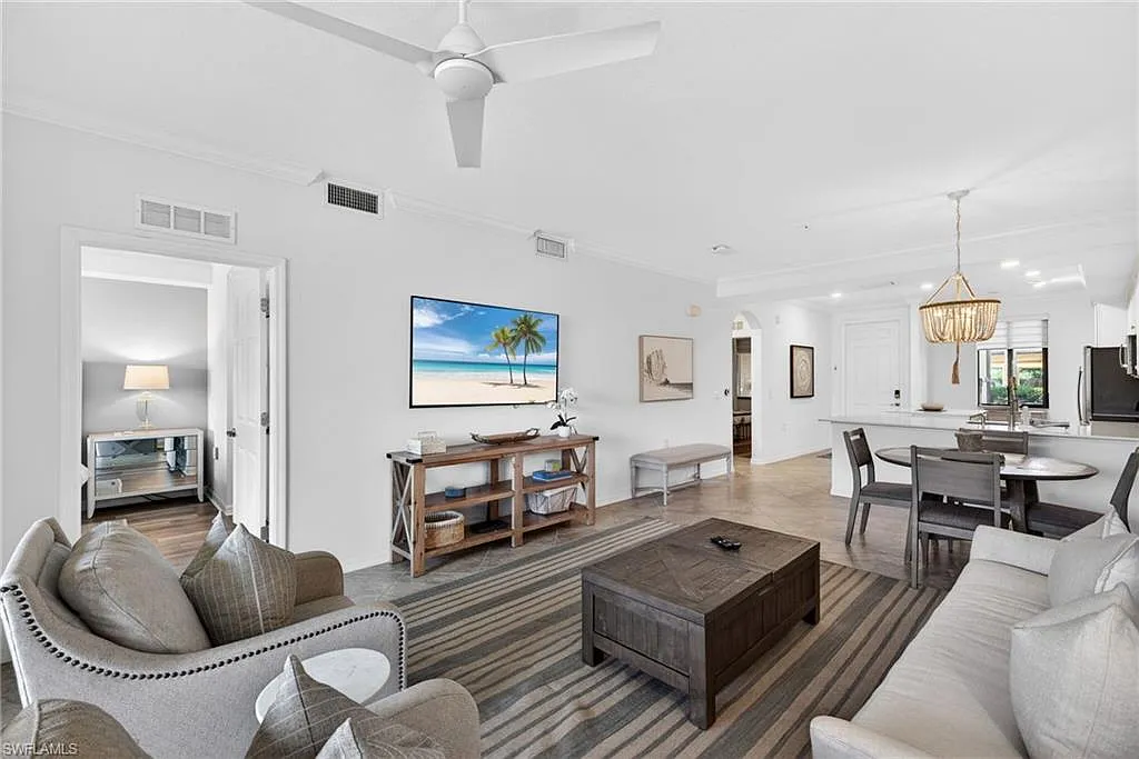 2 bed, 2.0 bath, 1194 sqft, $7,500 — Photo 2