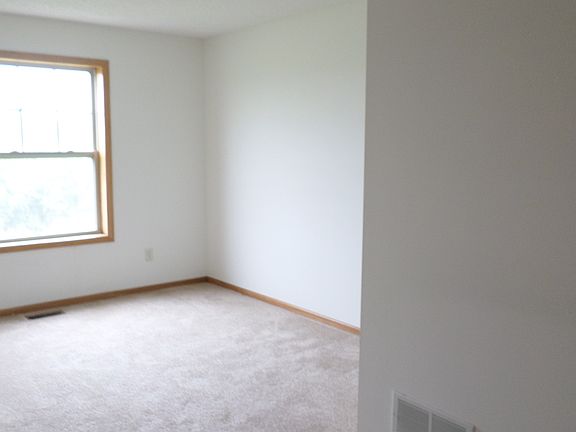 3rd image of 24593 Superior Dr