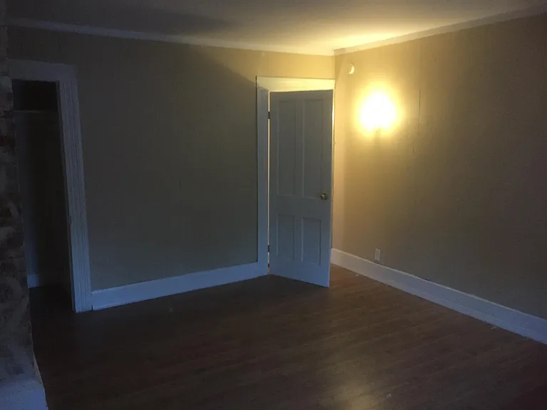 219 NW 5th St — Photo 1