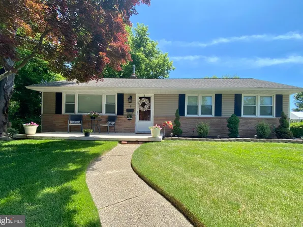 9 Sycamore Ave, Somerdale, NJ 08083