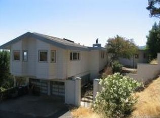 460 Fairhills Dr, San Rafael, CA 94901