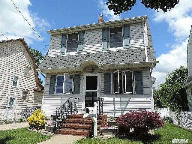 1st image of 10 Bedford Ct