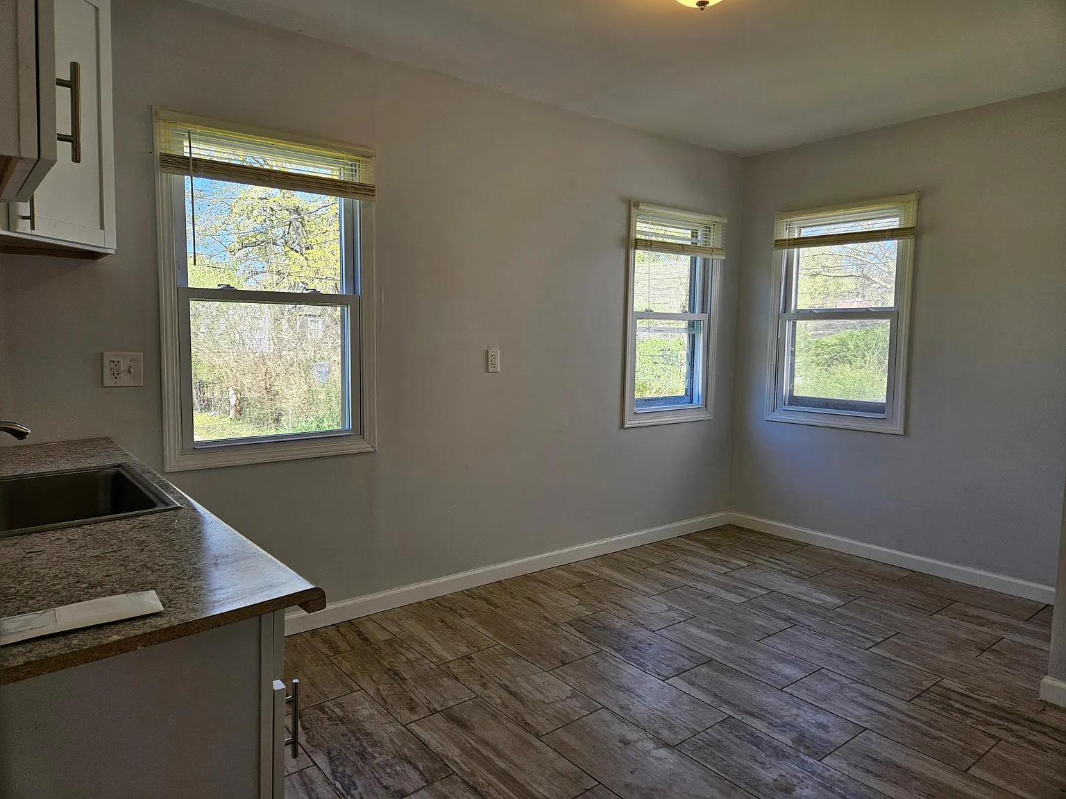 2 bed, 850 sqft, $1,350 — Photo 4