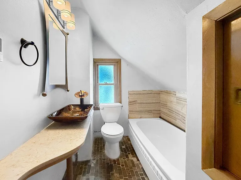 287 Washburn Ave N — Photo 14