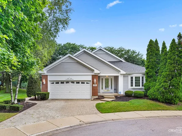 1028 Masters Pkwy, Aurora, IL 60506