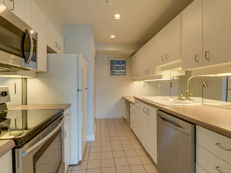 1504 Aurora Ave N #206 — Photo 8