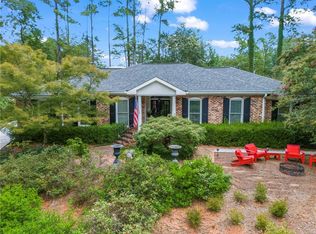 104 Lakeshore Cir NE, Marietta, GA 30067